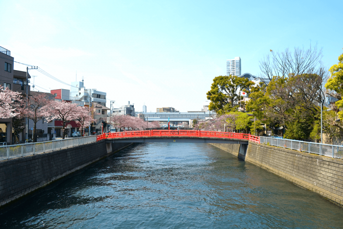 The Chinjyubashi bridge area in front of the Ebara Shrine