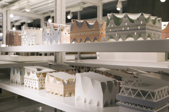 There is a whole formation of study models for the exterior of the Binjiang Multipurpose Center (Taipei, Taiwan), which was designed by Jun Aoki.