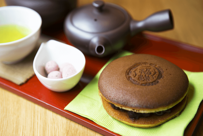 Enjoy a Fuku Kasane and Japanese tea together. Ippuku Set... ¥550